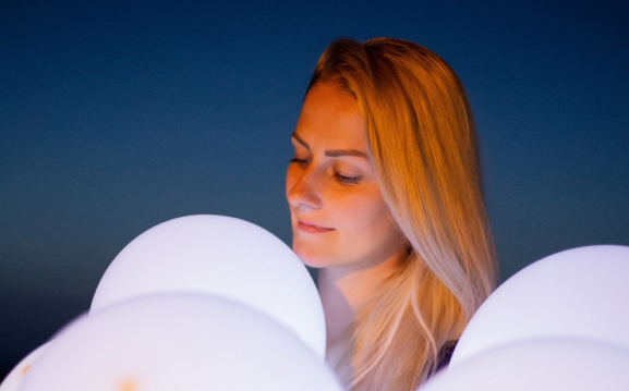 Life drawing class uses neon lighting to create art